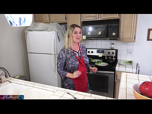 ❤️ Stepmom milking anjeunna di dapur saméméh tanggal na ❤️ vk porno dina su.hqpornvideos.ru ❌❤