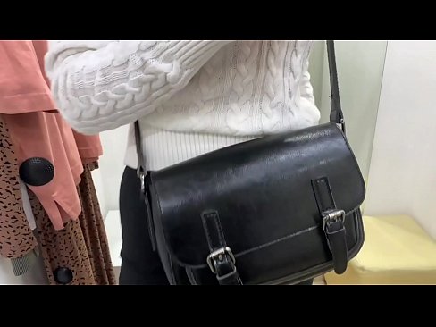 ❤️ Masturbasi umum tina jalang ngora FeralBerry sareng dildo di kamar pas ❤️ vk porno dina su.hqpornvideos.ru ❌❤