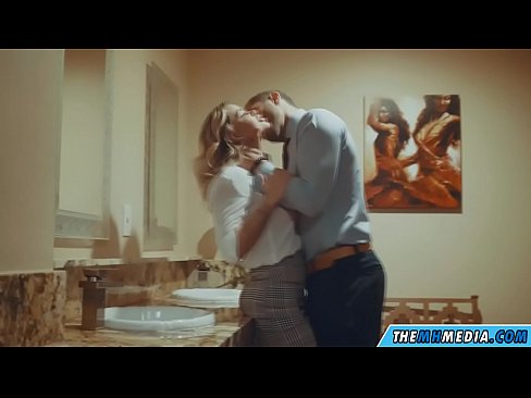 ❤️ Nalika pirang busty seduces anjeun dina restroom umum ❤️ vk porno dina su.hqpornvideos.ru ❌❤
